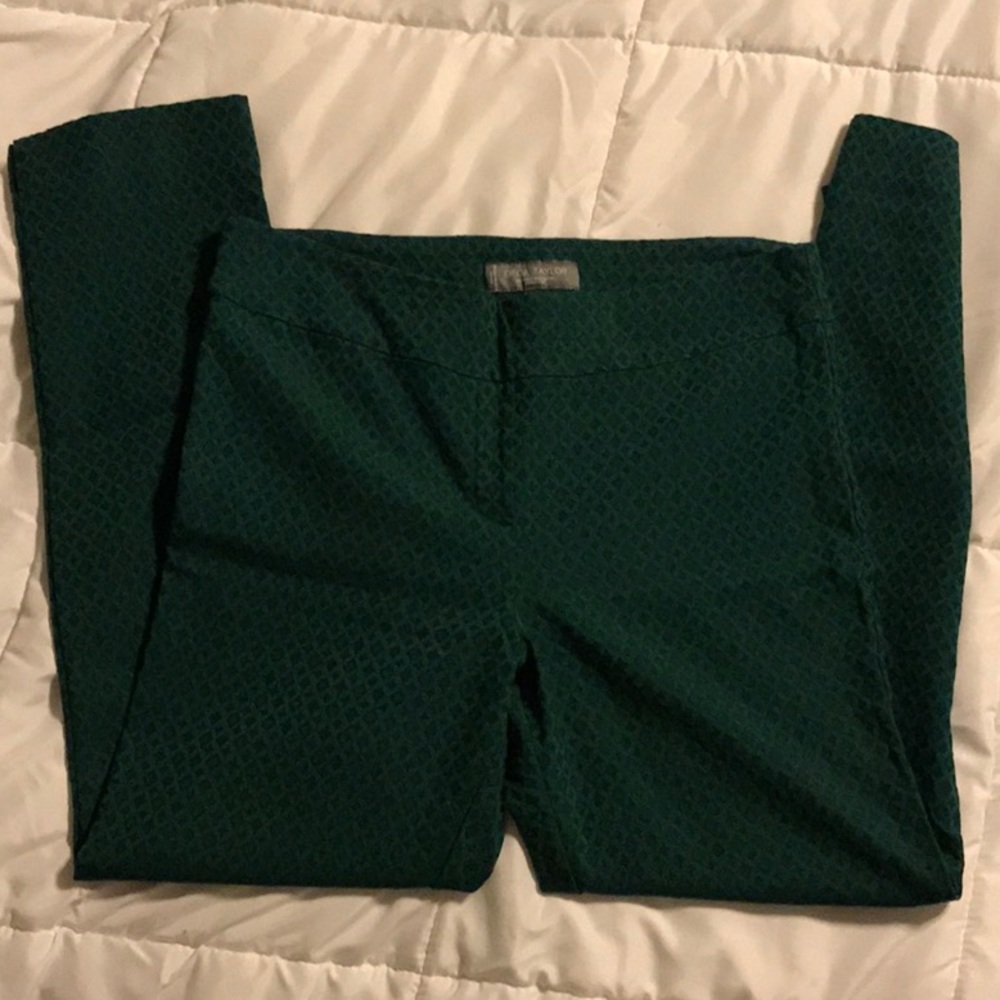 Green leggings with diamond pattern